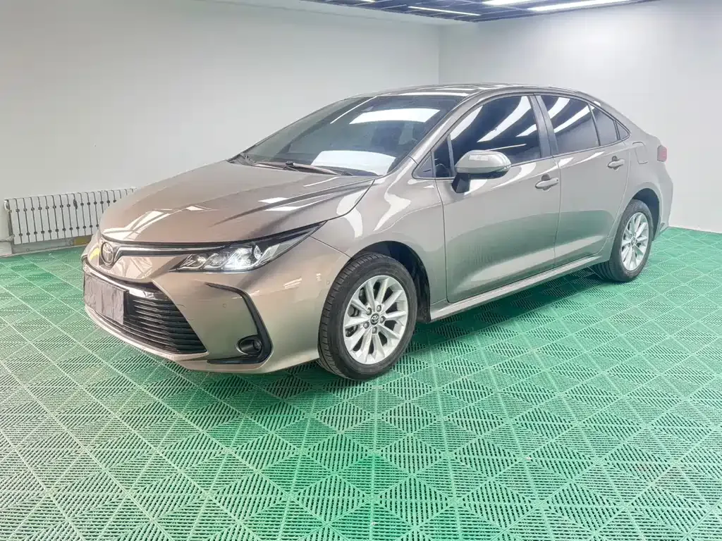 Toyota Corolla — фото 1