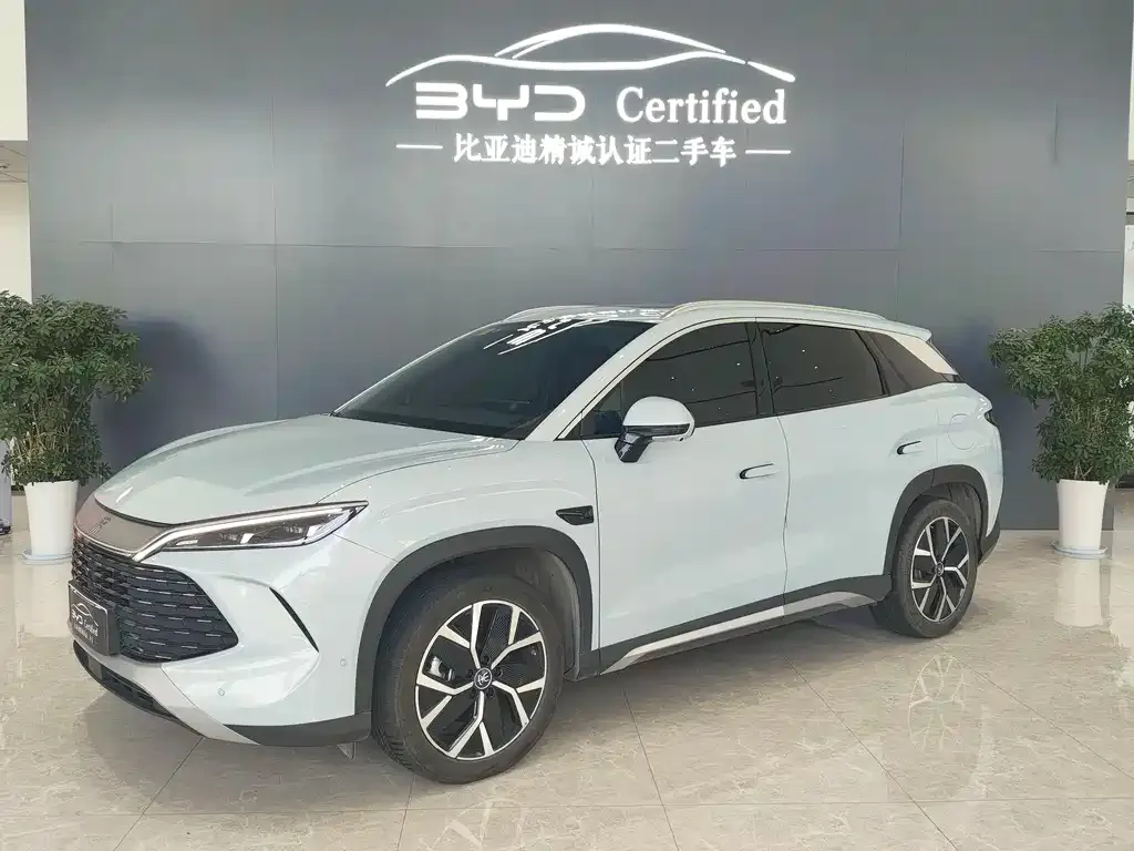 BYD L DM-i — фото 1