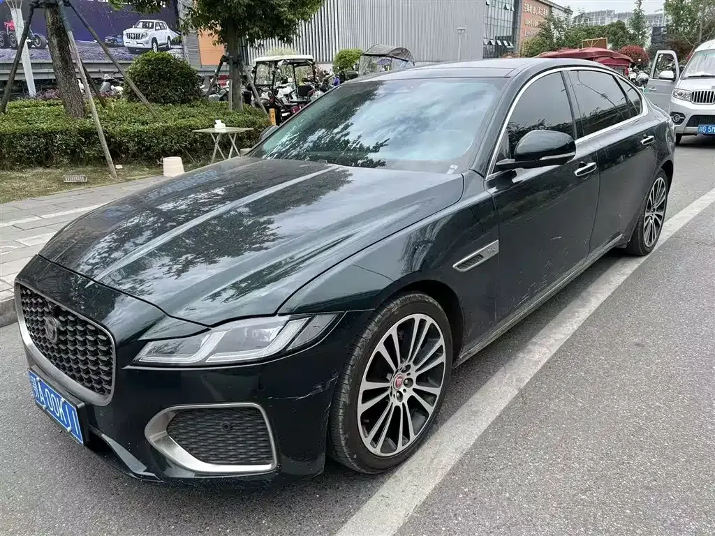 Jaguar XFL — фото 1