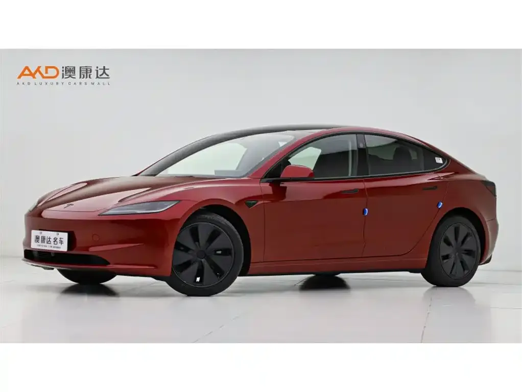 Tesla Model 3 — фото 1