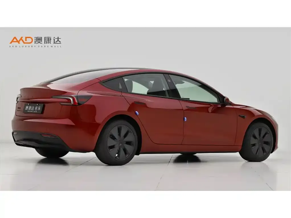 Tesla Model 3 — фото 10