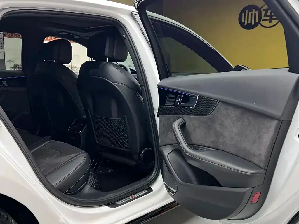 Audi A4L 2024 из CN, фото 9