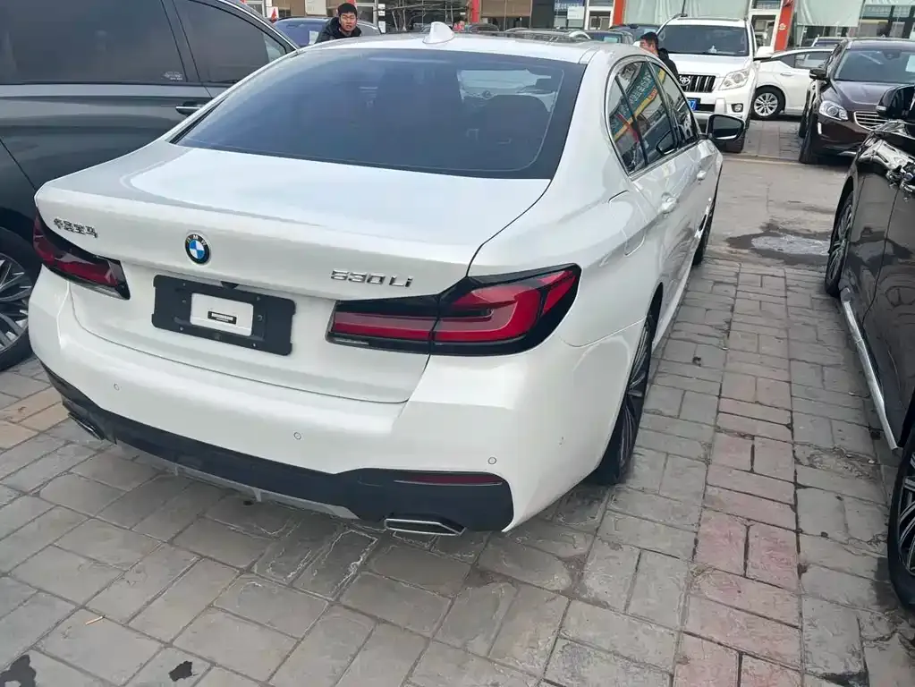 BMW 5 Series — фото 10