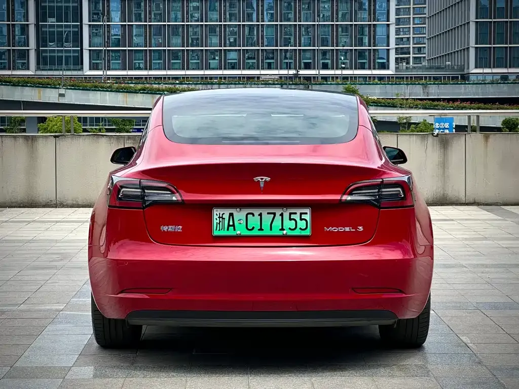 Tesla Model 3 — фото 3