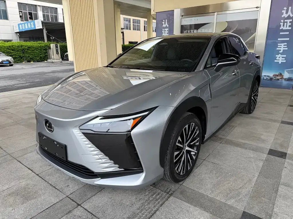 Lexus RZ — фото 1