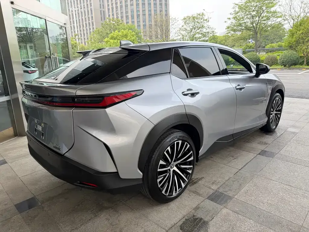 Lexus RZ — фото 7