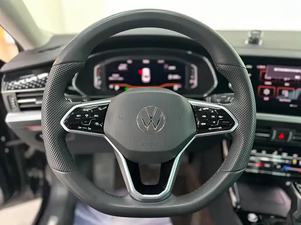 Volkswagen Passat — фото 10