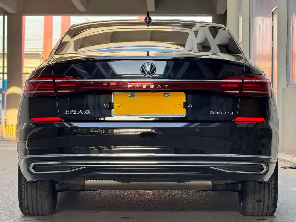 Volkswagen Passat — фото 7