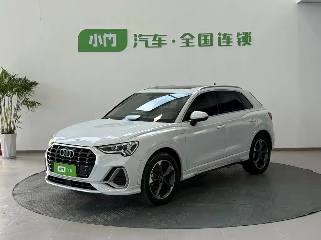 Audi Q3 — фото 1