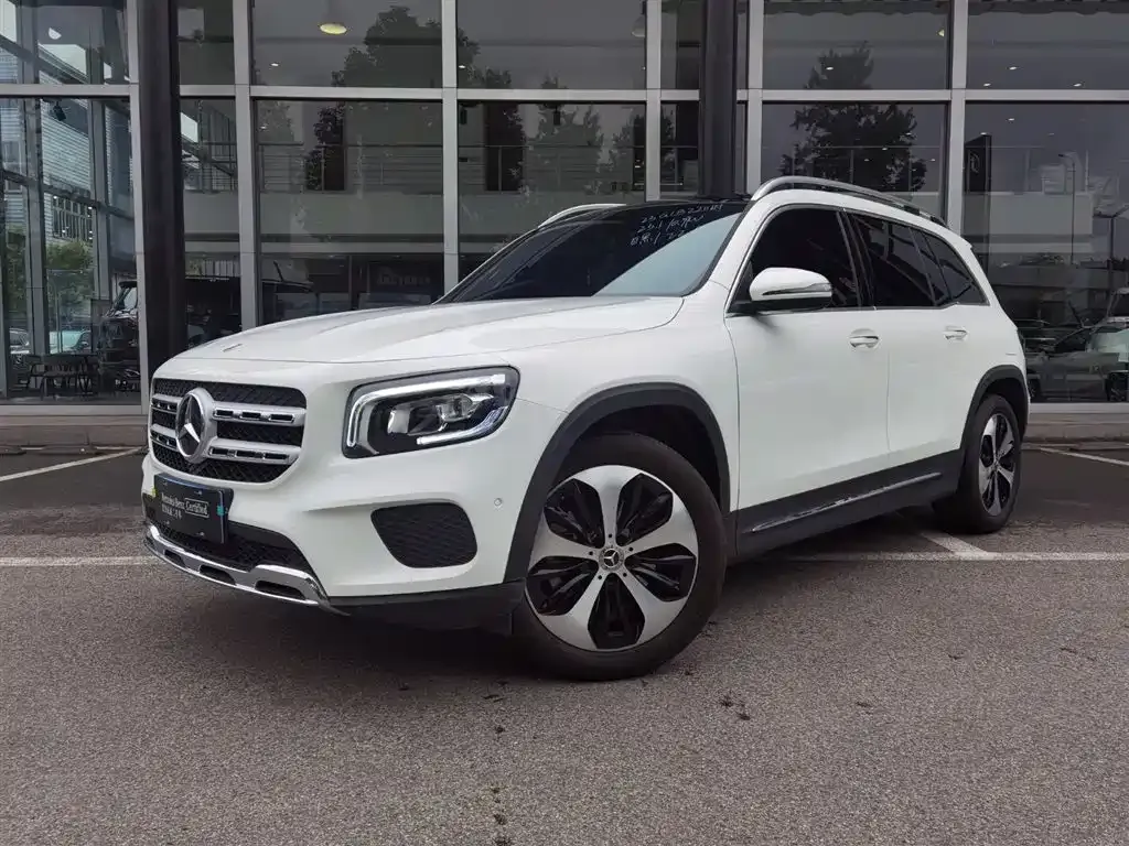 Mercedes-Benz GLB — фото 1