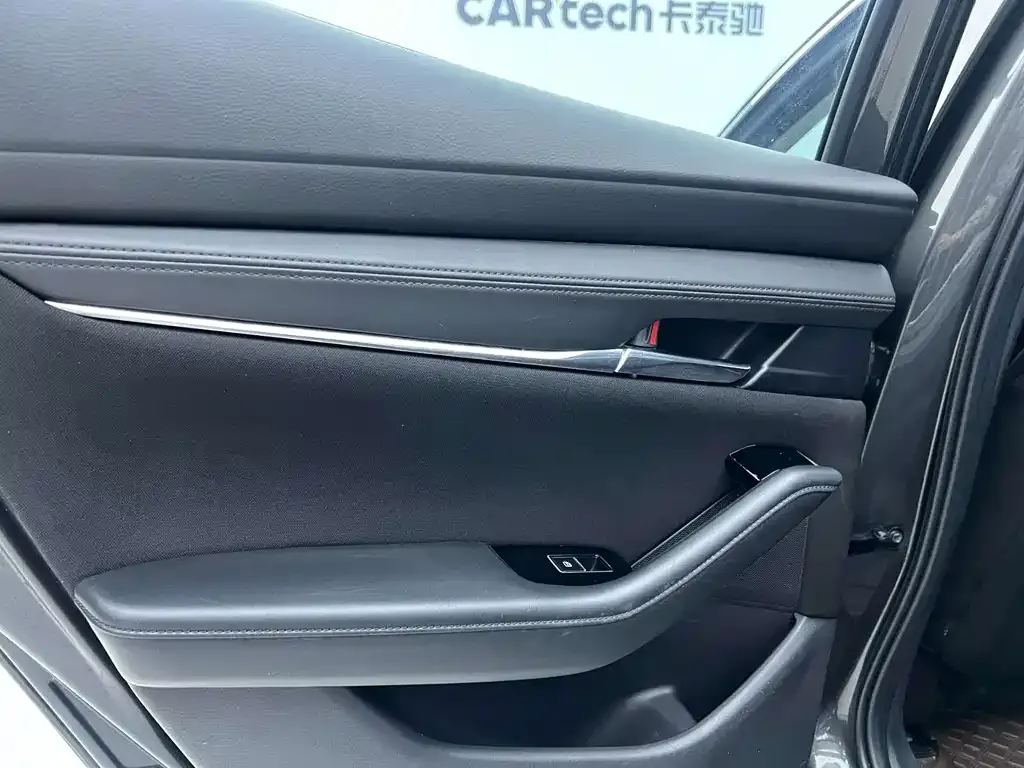 Mazda 3 Axela — фото 10