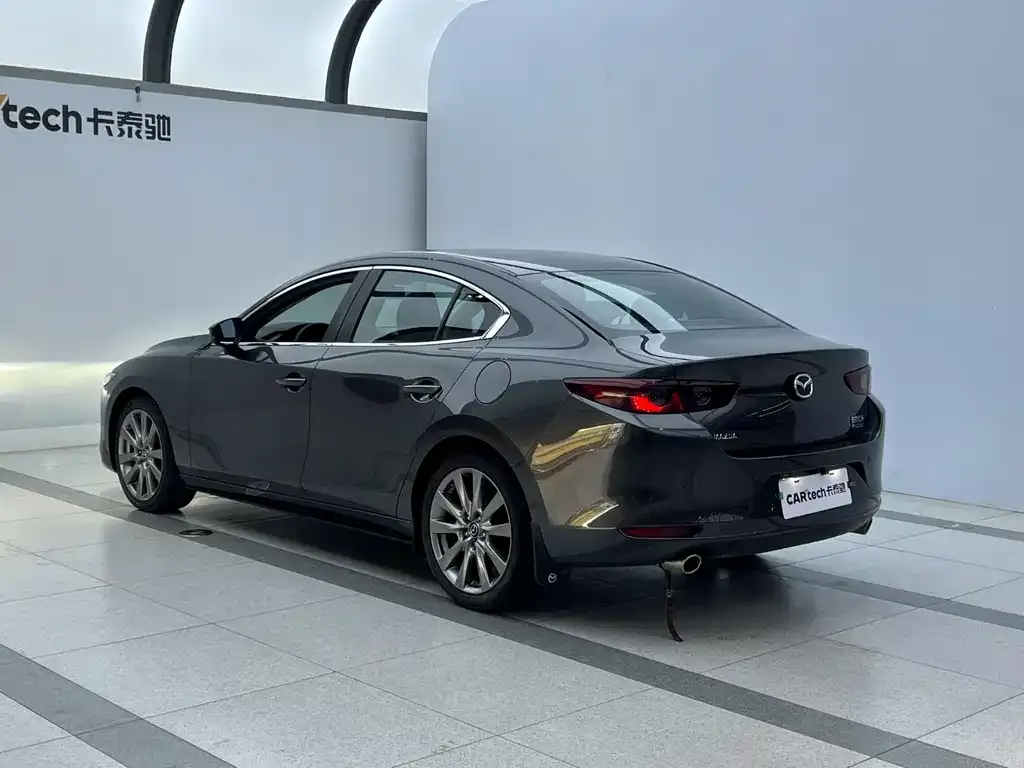Mazda 3 Axela — фото 3