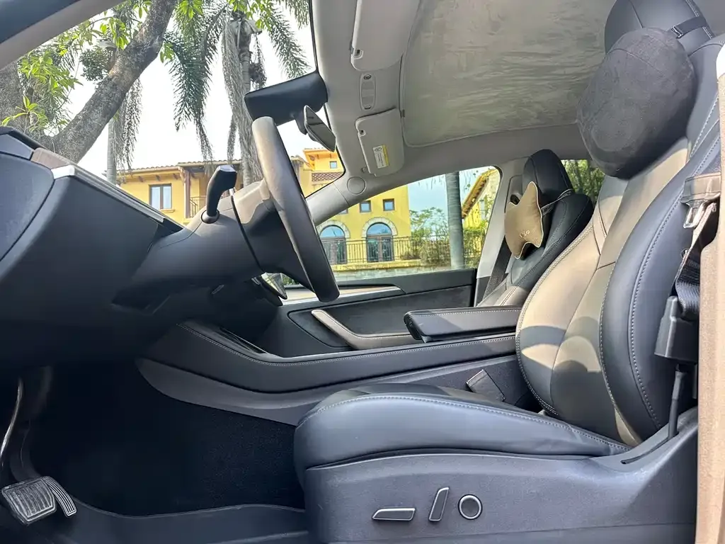 Tesla Model Y — фото 2