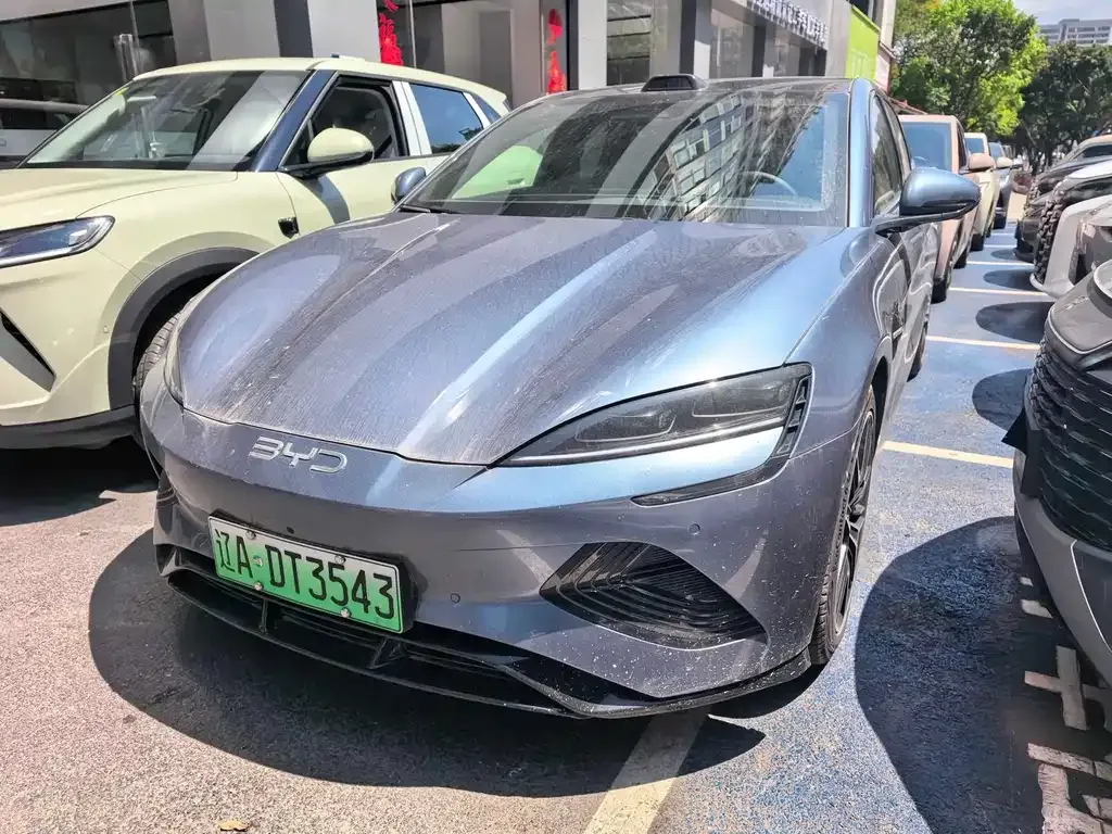 BYD Seal — фото 1