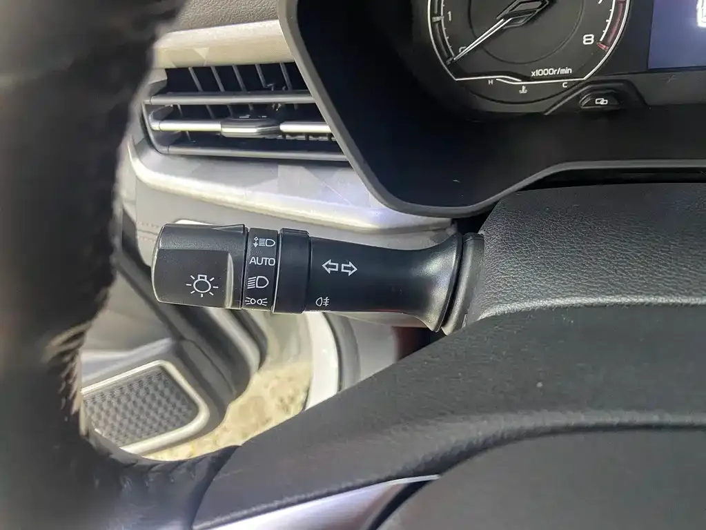Geely Vision X6 2022 из CN, фото 3