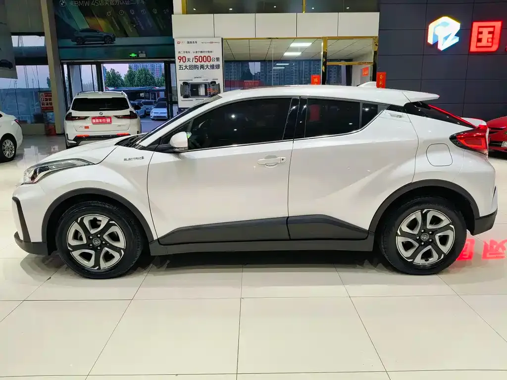 Toyota C-HR EV 2022 из CN, фото 4