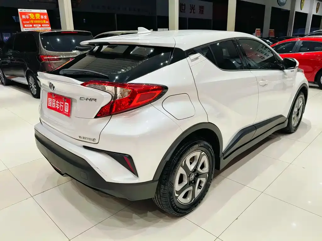 Toyota C-HR EV 2022 из CN, фото 3