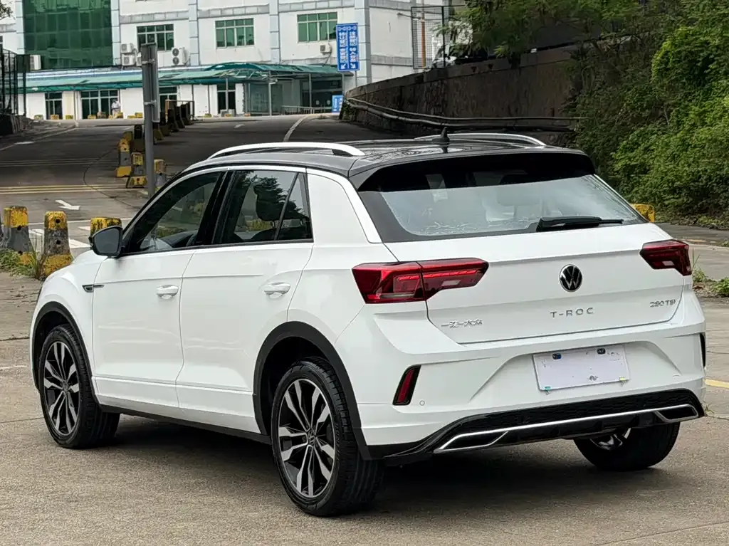 Volkswagen T-Roc — фото 6