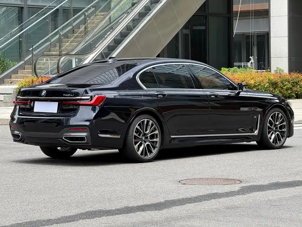 BMW 7 Series 2021 из CN, фото 8