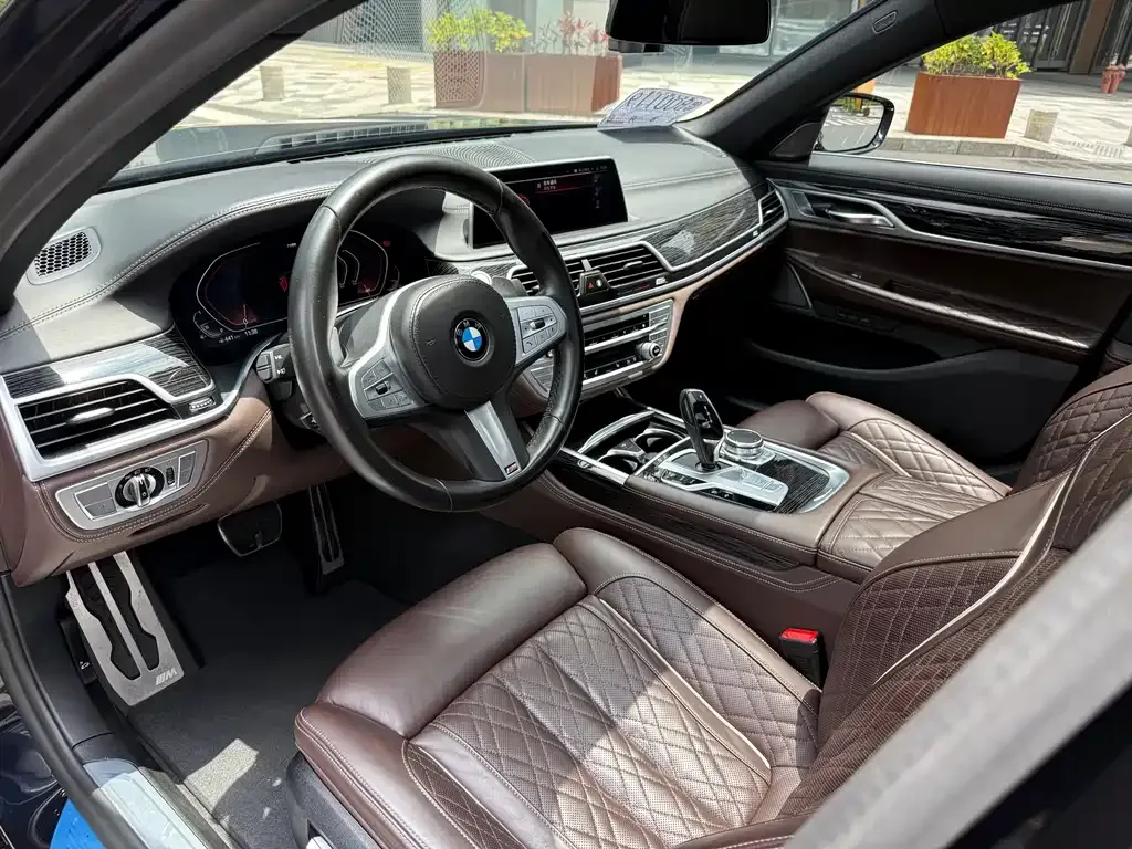 BMW 7 Series 2021 из CN, фото 10