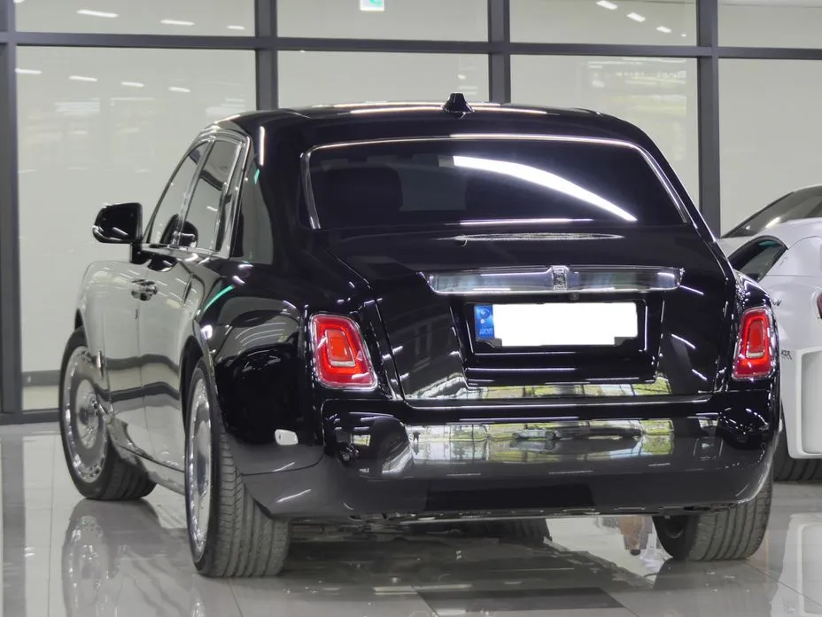 Rolls-Royce Phantom 2021 из KR, фото 8