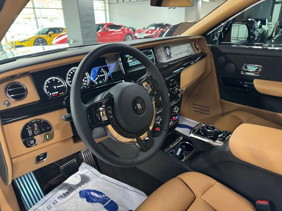 Rolls-Royce Phantom 2021 из KR, фото 9