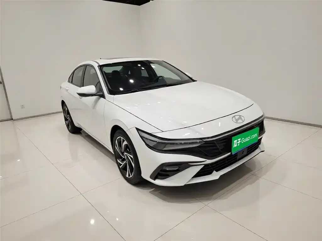 Hyundai Elantra 2023 из CN, фото 3