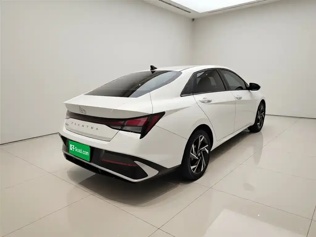 Hyundai Elantra 2023 из CN, фото 7