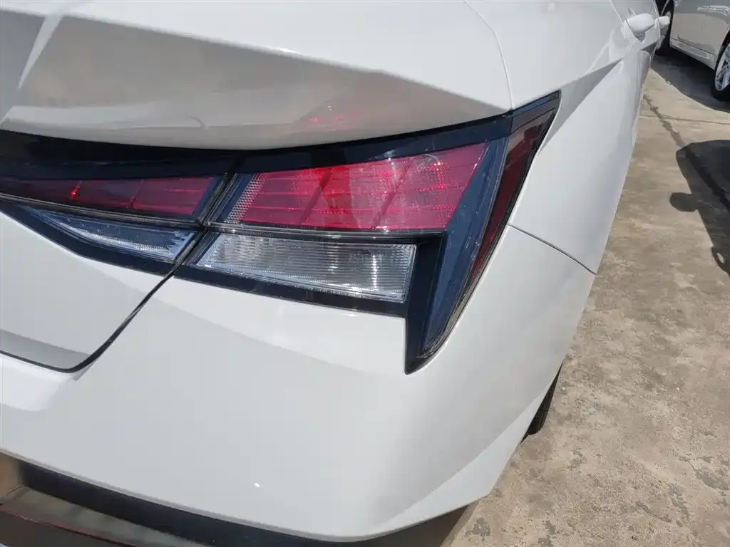 Hyundai Elantra 2023 из CN, фото 8