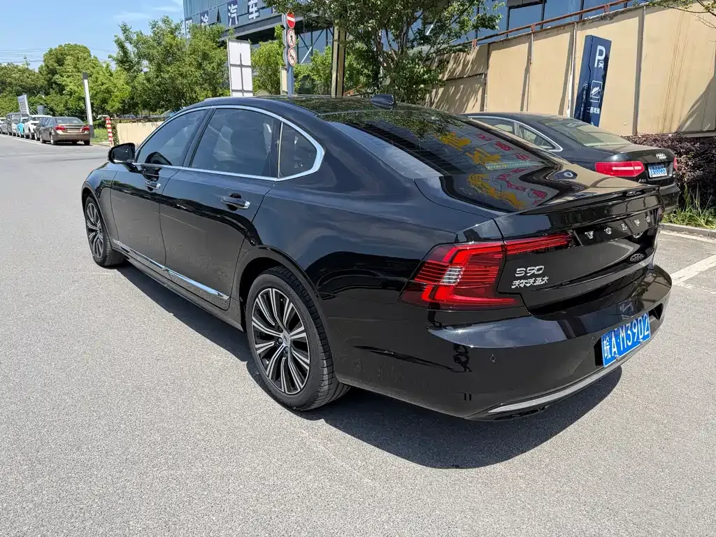 Volvo S90 — фото 9