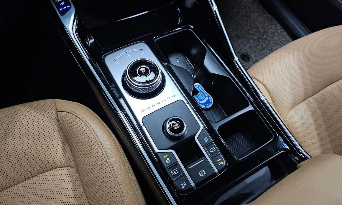 Kia Sorento — фото 4