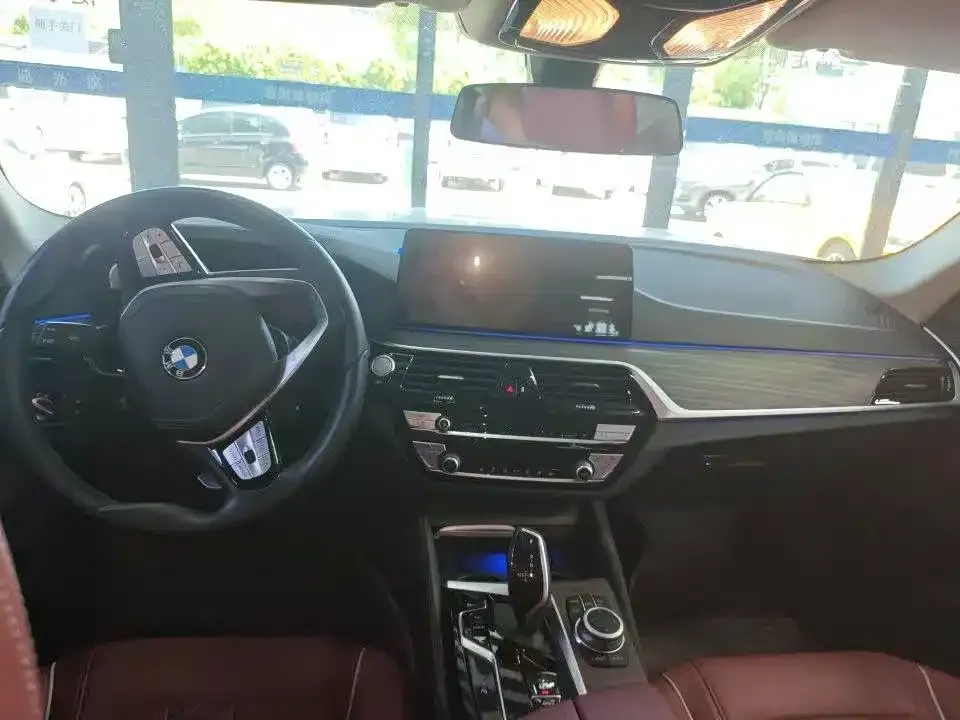 BMW 5 Series 2022 из CN, фото 2