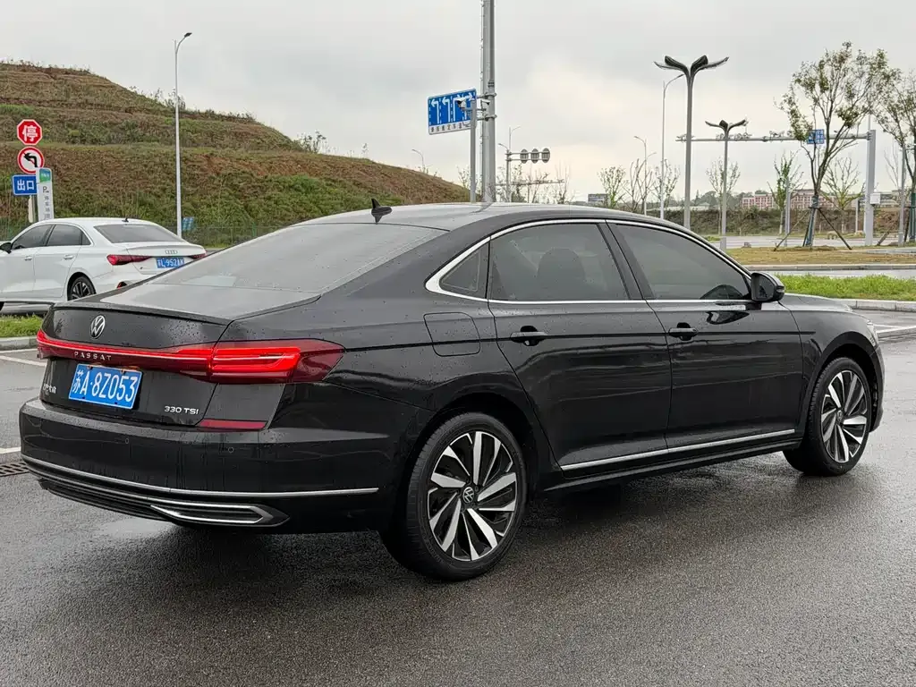 Volkswagen Passat — фото 8