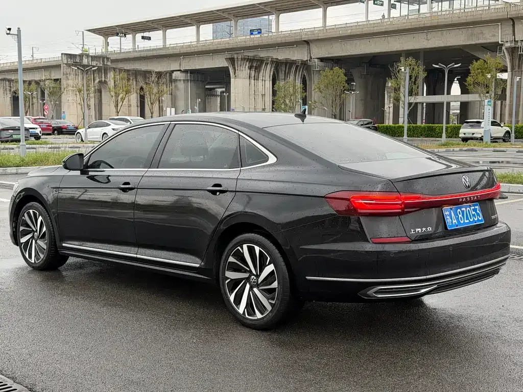 Volkswagen Passat — фото 2