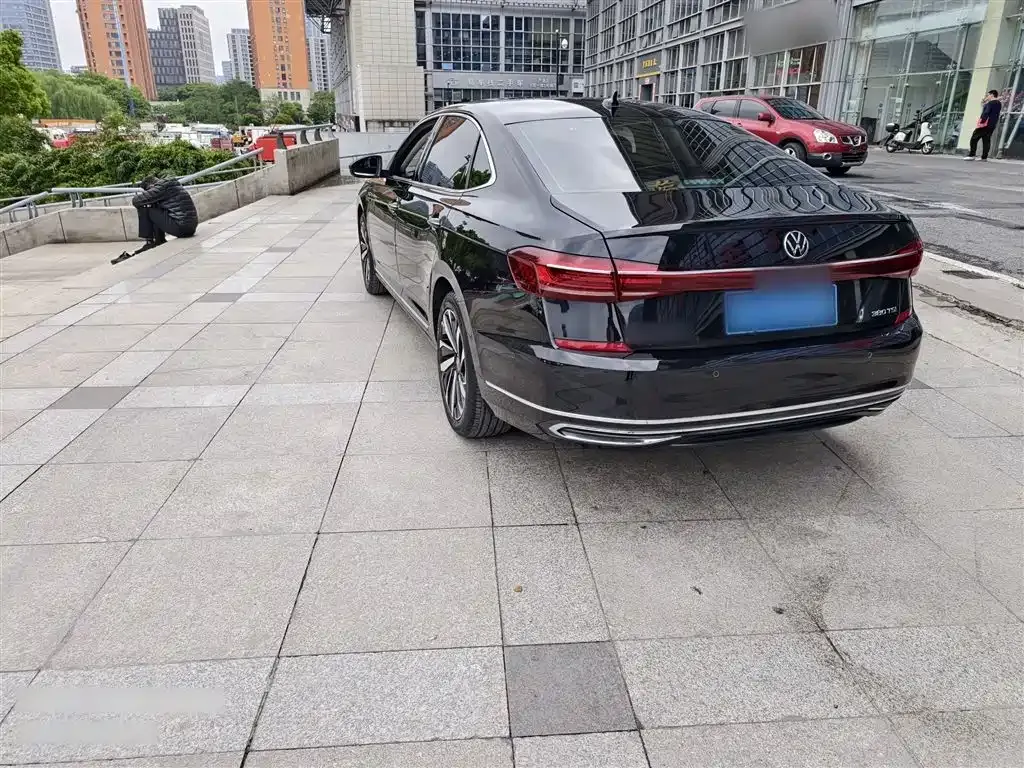 Volkswagen Passat — фото 8