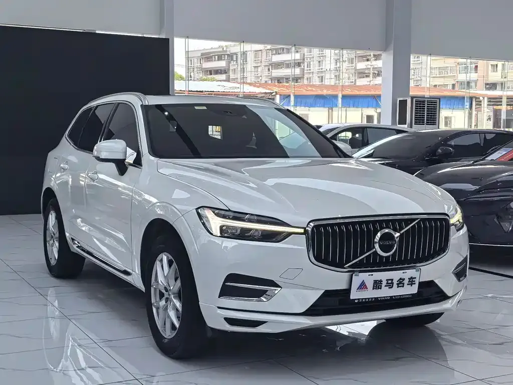 Volvo XC60 — фото 4