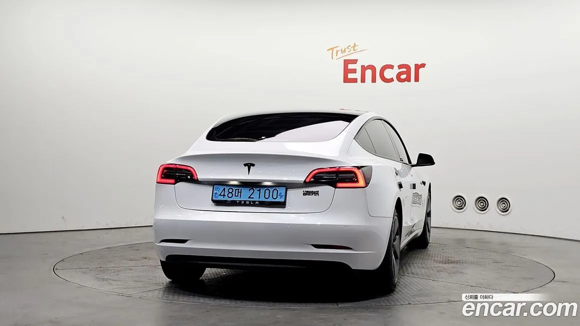 Tesla Model 3 — фото 6