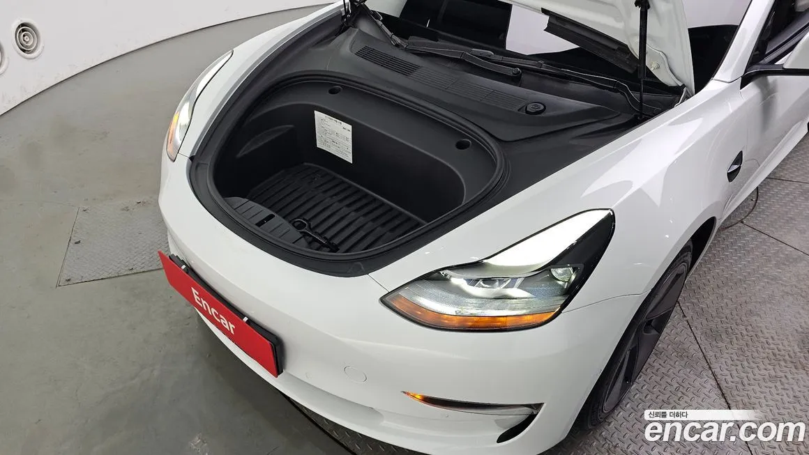 Tesla Model 3 — фото 9