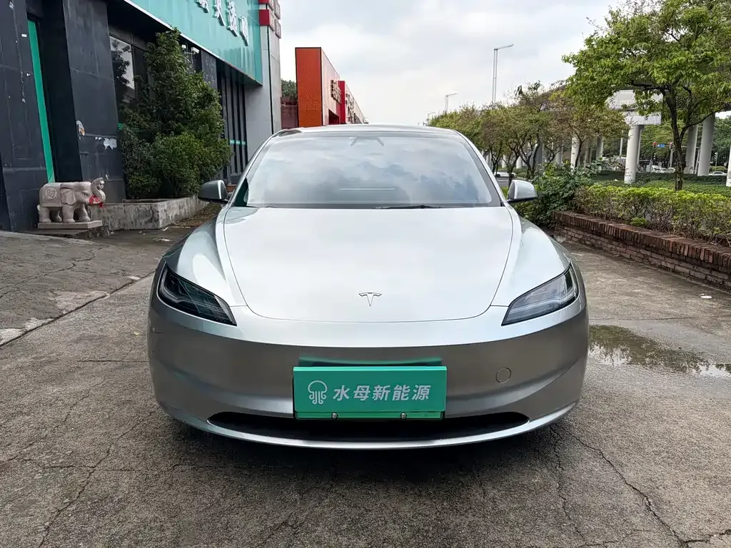 Tesla Model 3 — фото 3
