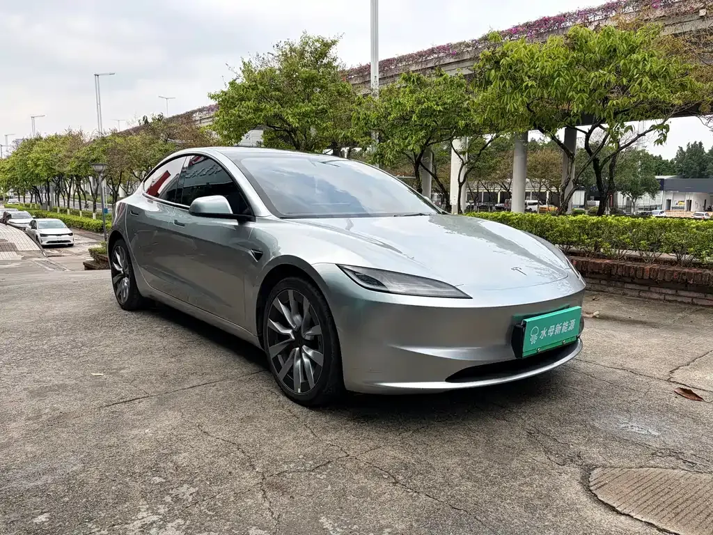 Tesla Model 3 — фото 7