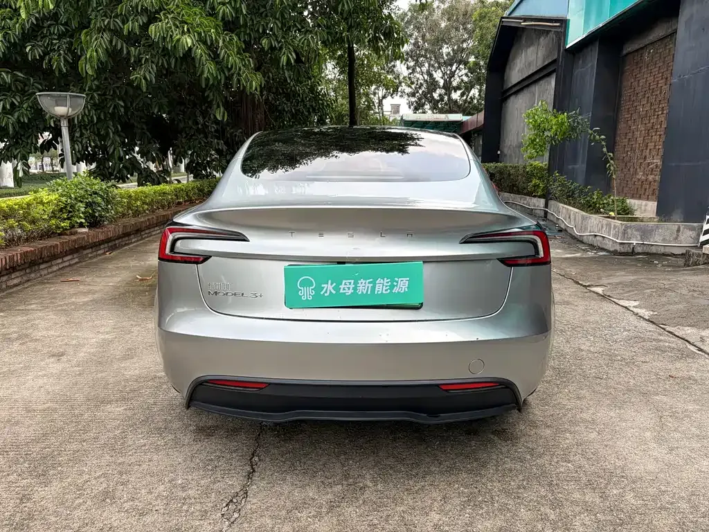 Tesla Model 3 — фото 5
