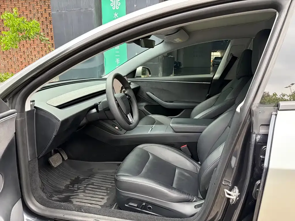 Tesla Model 3 — фото 2