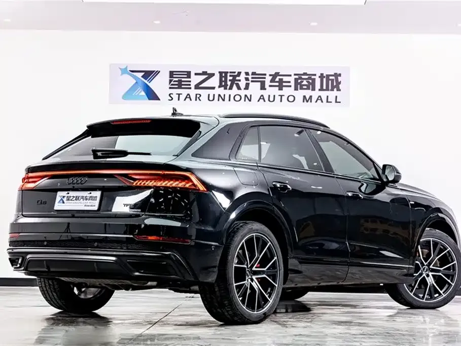 Audi Q8 — фото 5