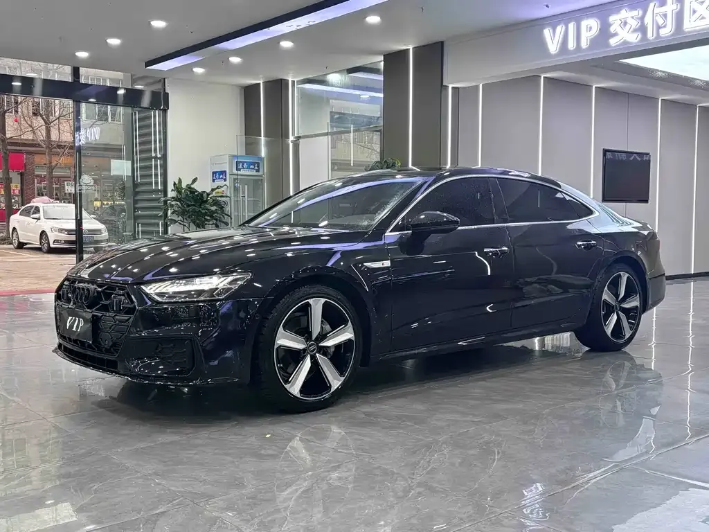 Audi A7L — фото 1