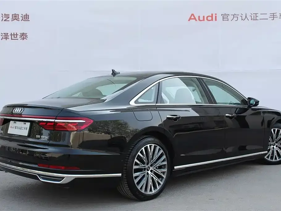 Audi A8 — фото 9