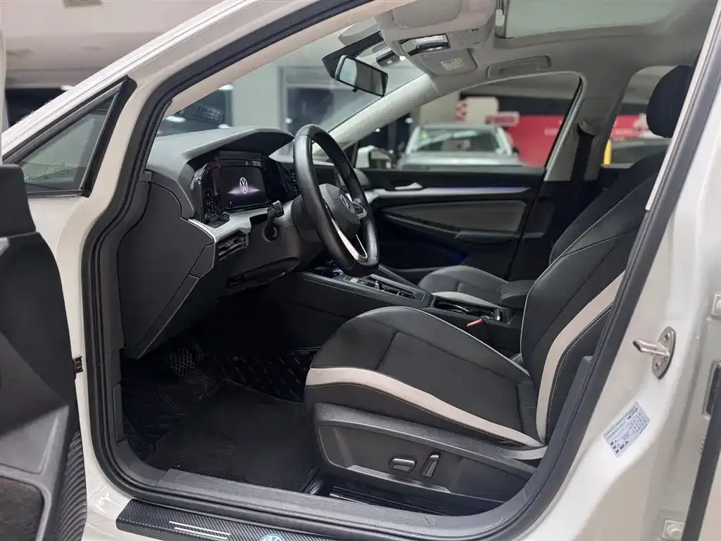 Volkswagen Golf 2022 из CN, фото 4