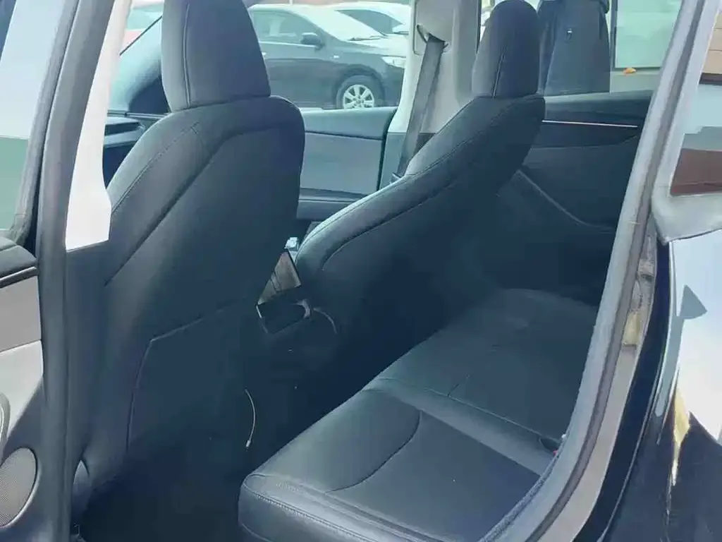 Tesla Model Y 2025 из CN, фото 4