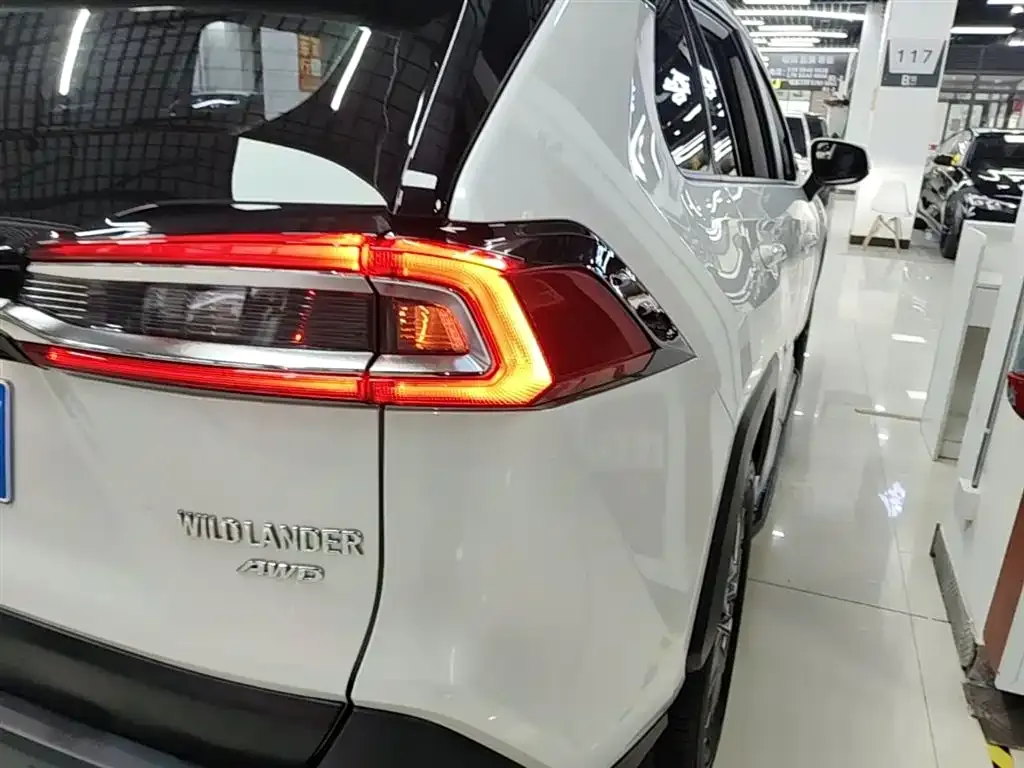 Toyota Wildlander — фото 10