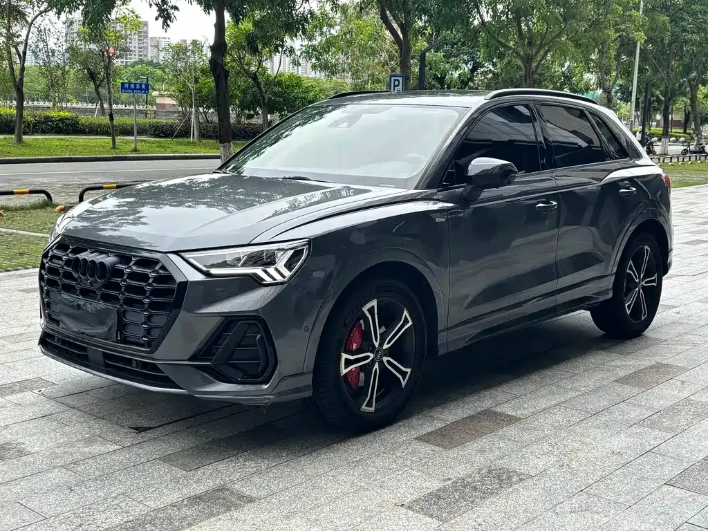 Audi Q3 — фото 1