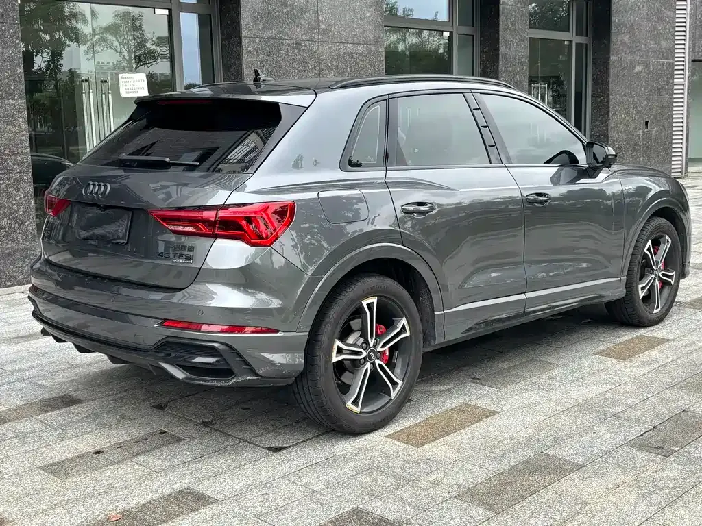 Audi Q3 — фото 7